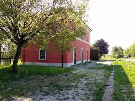 Photo de Ex stazione ferroviaria di Campodoro (linea Ostiglia-Treviso)
