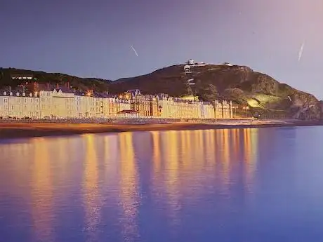 Photo de Royal Pier Snooker Club