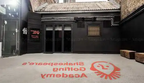 Photo de The Theatre Courtyard Green Rooms
