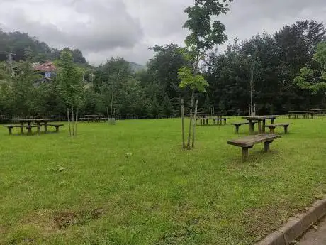 Photo de Merendero junto al rÃ­o