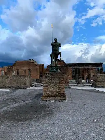 Photo de Arco di Nerone