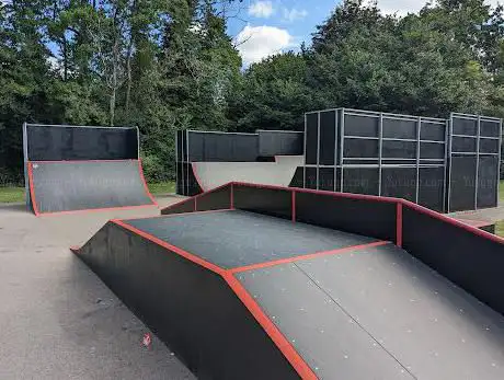 Photo de Mytchett skate park
