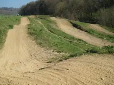 Piste d'entraînement de motocross
