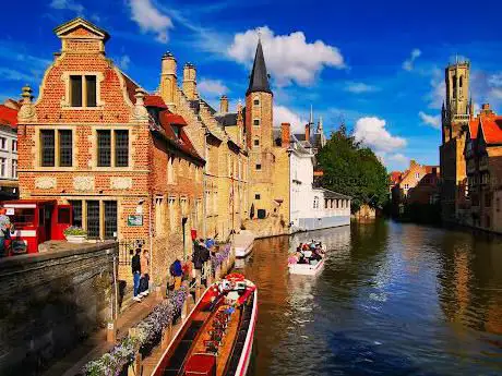 In and Out / Tourism Bruges