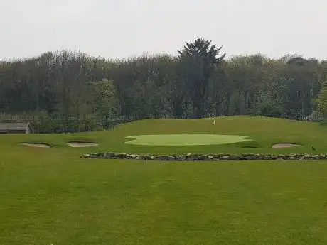 Famous Nine Golf