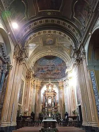 Photo de Chiesa SS. Trinità e Santa Maria al Monserrato