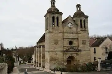 Eglise De Médan