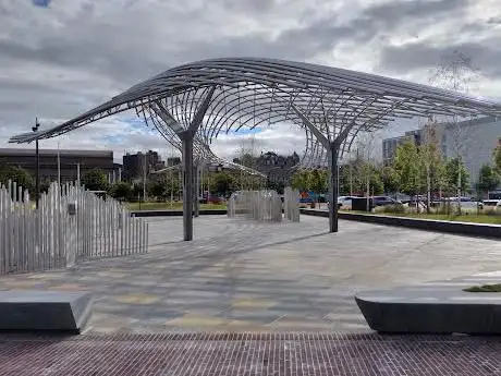 Photo de Waterfront Place