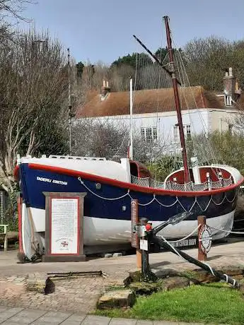 Photo de Cyril and Lilian Bishop Lifeboat
