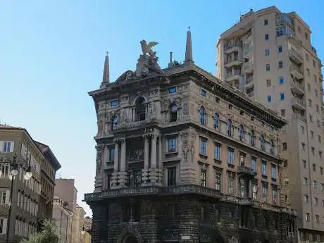 Photo de Piazza Guglielmo Oberdan
