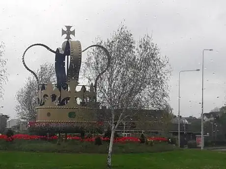 Photo de Larne Roundabout Jubilee Crown