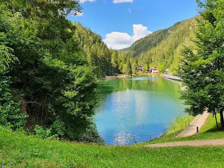 Photo de Lago Smeraldo
