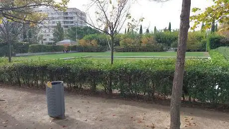 Photo de Plaza de Castilla Park