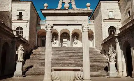 Photo de Guida turistica Montecassino Ciociaria e Riviera di Ulisse - Simona Avella