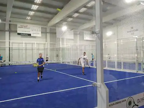 Photo de Padel Indoor Bilbilis