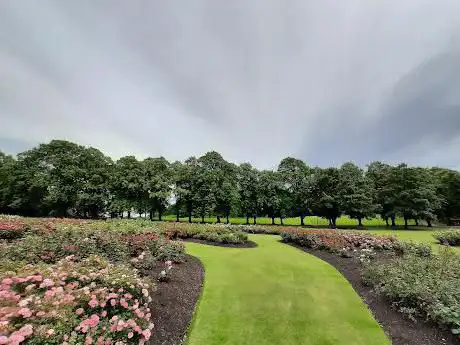 Photo de Tollcross Park Rose Garden