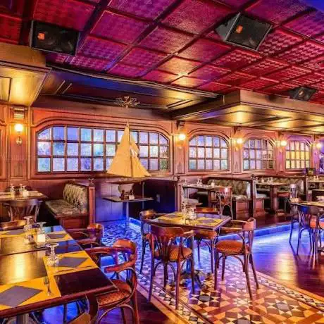 Bowling Disco Pub