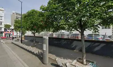 Station Vélib' 24006 (Adolphe Lalyre - Armand Silvestre)