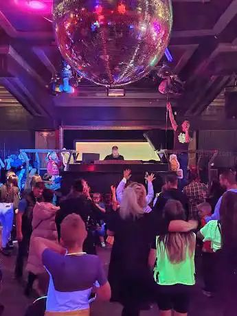 Photo de Khaleasi & The Platinum Lounge