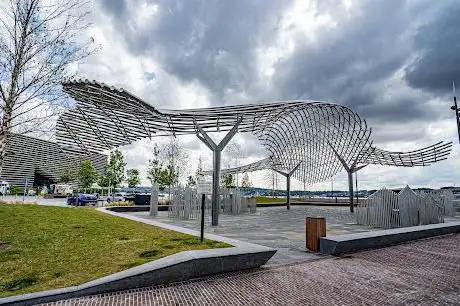 Photo de Tay Whale Sculpture