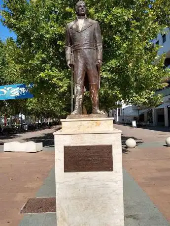 Photo de Baron of Warsage statue