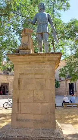 Photo de Estatua a Andrés de Vandelvira