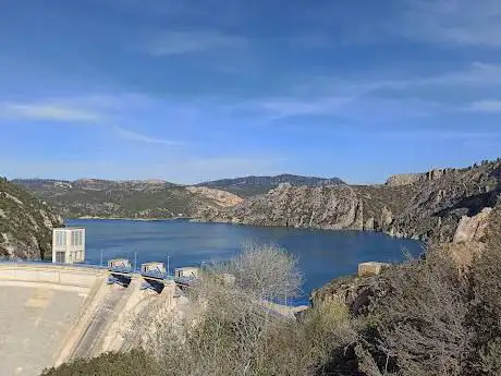 Photo de Mirador del pantano de Santa Ana