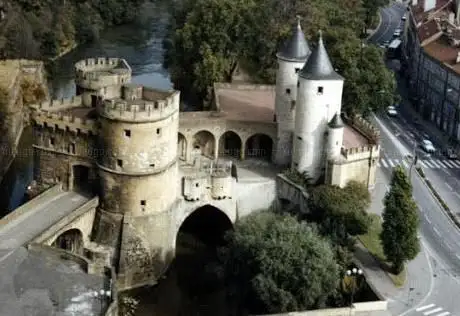 Baheux Balades commentées sur l histoire de Metz (visites guidées)