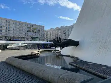 LA FONTAINE NIEMEYER