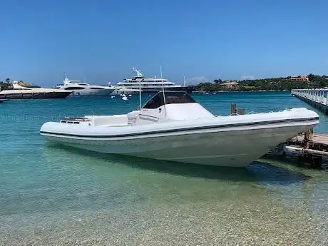 Photo de Sardinia4Services | Servizio Taxi Olbia Aeroporto Porto Cervo | Noleggio auto e gommoni Olbia | Costa Smeralda | Sardegna