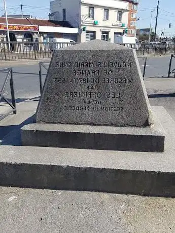 Pyramide sud de la base de Perrier (1890)
