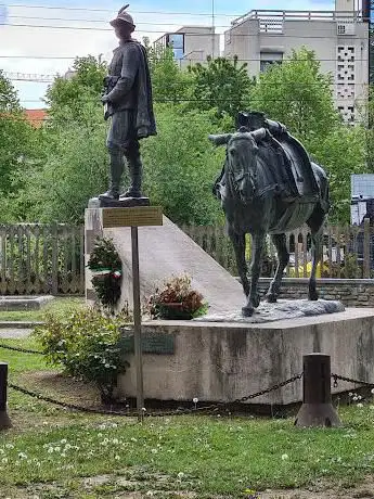 Monumento agli alpini della Divisione Alpina Cuneense