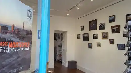 Photo de La Maison Bleue - galerie d'art et fourre-tout culturel
