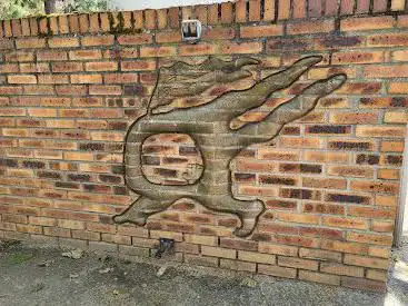 Relief mural en céramique