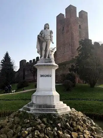 Photo de Statua del Giorgione