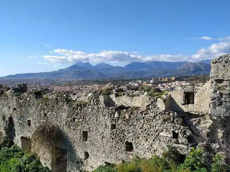 Photo de Ruderi del Castello Normanno