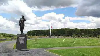 The Vimy Foundation Centennial Park / Le Parc du centenaire de la Fondation Vimy