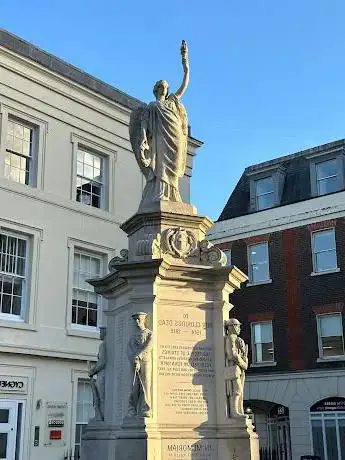 Photo de Staines War Memorial