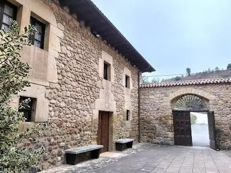 Photo de Real Monasterio de San Juan de Acre