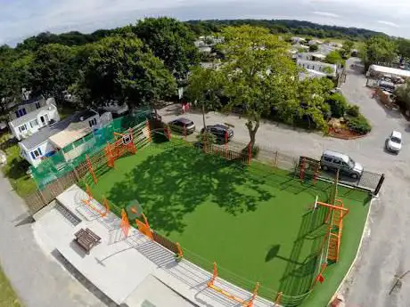 Photo de ATLANTIC GREEN & Cie Gazon Synthétique / LES OUVERTURES DE BROCELIANDES