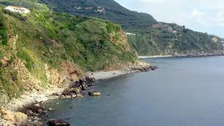 Photo de Cove Rovaglioso Cliff Porto Oreste