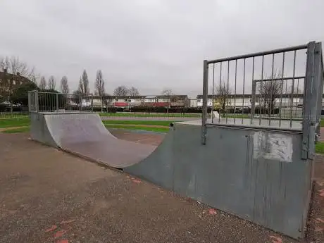 Photo de Newlands Park Metal Mini Skatepark
