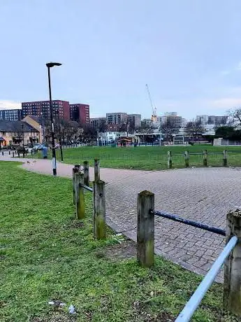 Photo de Britannia Village Green