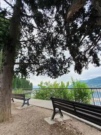 Lungolago dei cipressi