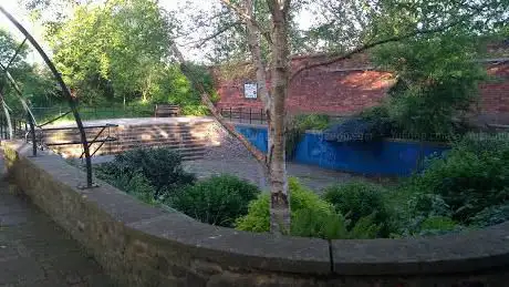 Photo de The Old Swimming Pool Garden
