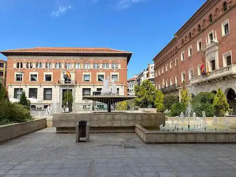 Photo de Plaza y Fuente de San Juan