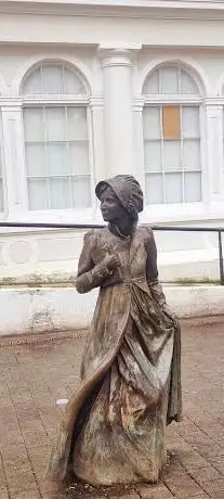 Jane Austen Statue