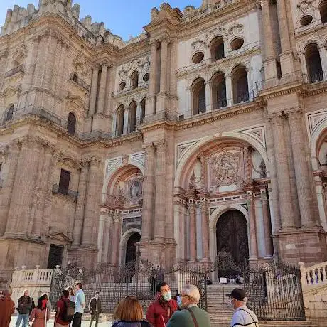 Photo de Free Tours Málaga | PARAGUAS NARANJA MÃLAGA