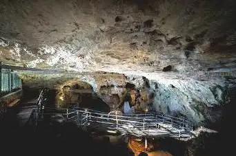 Photo de Grotta delle Arene Candide