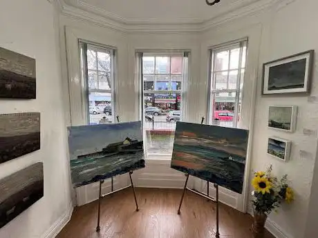 Photo de The Hallows Gallery & Framing